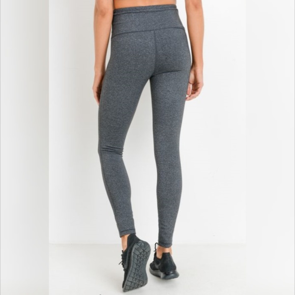 Highwaist Essential Solid Leggings - Picture 3 of 6